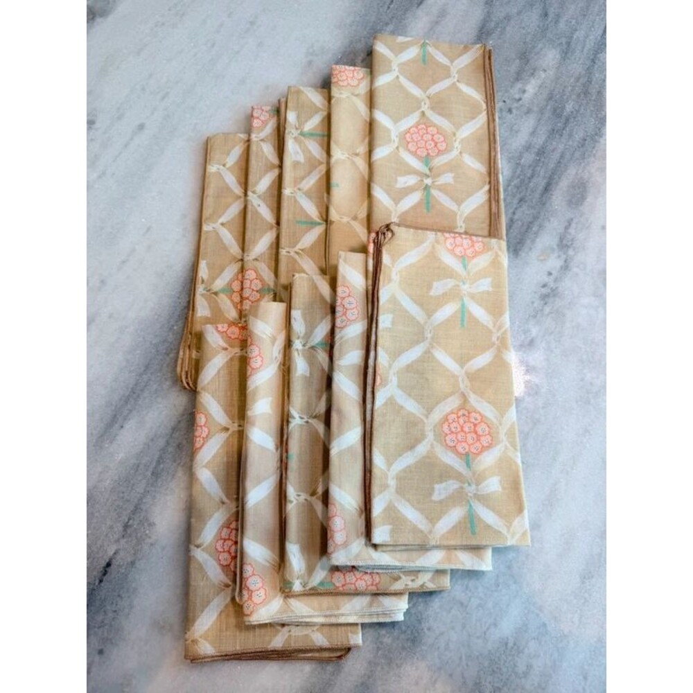Set of 10 vintage cloth napkins tan with ribbon & bouquet pattern